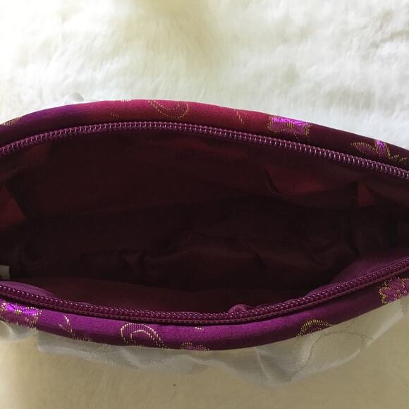 Sulwhasoo Silver Cosmetic Bag - Picture 3 of 6